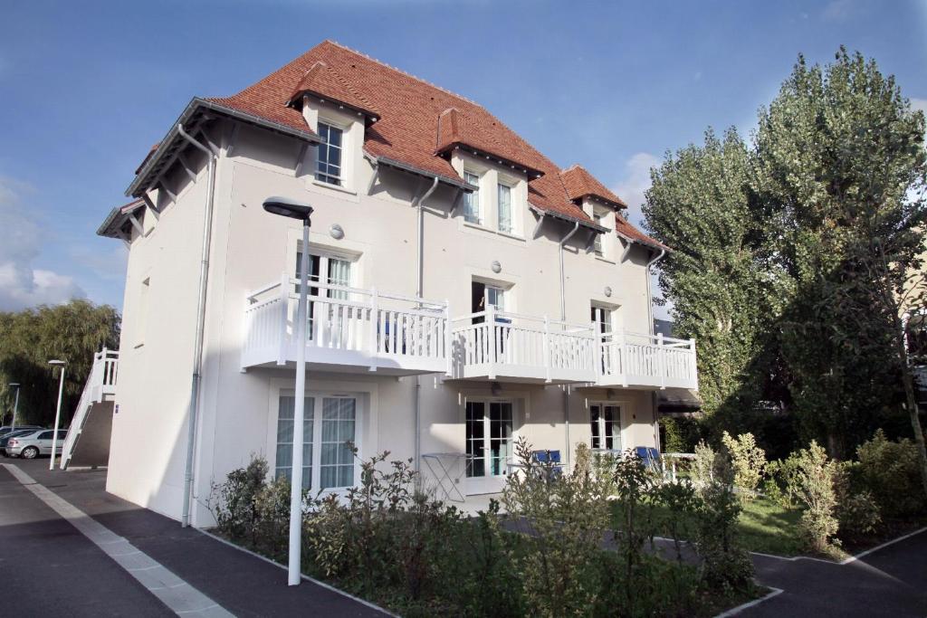 Résidence Odalys Le Domaine des Dunettes Cabourg Esterno foto