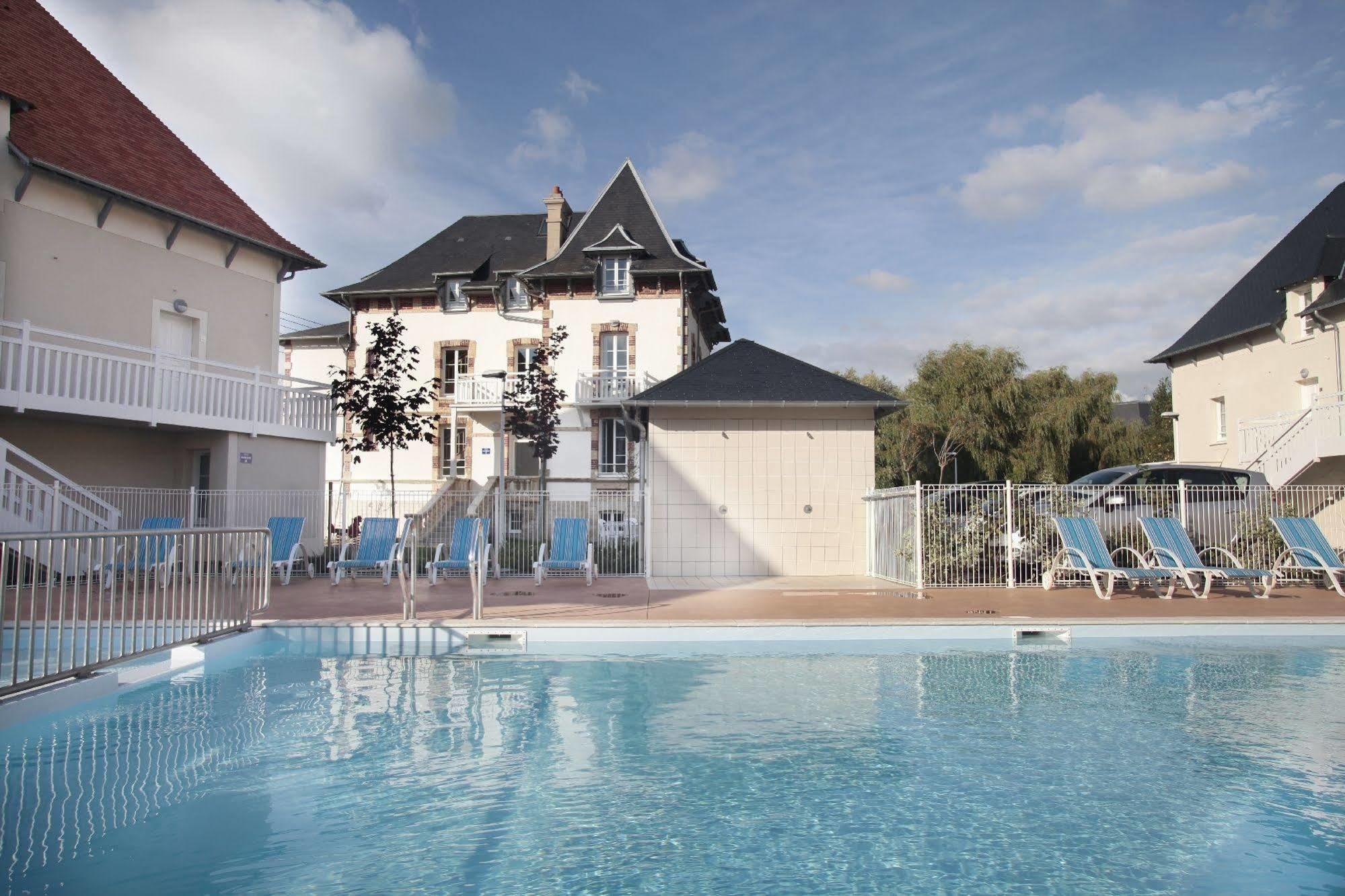 Résidence Odalys Le Domaine des Dunettes Cabourg Esterno foto