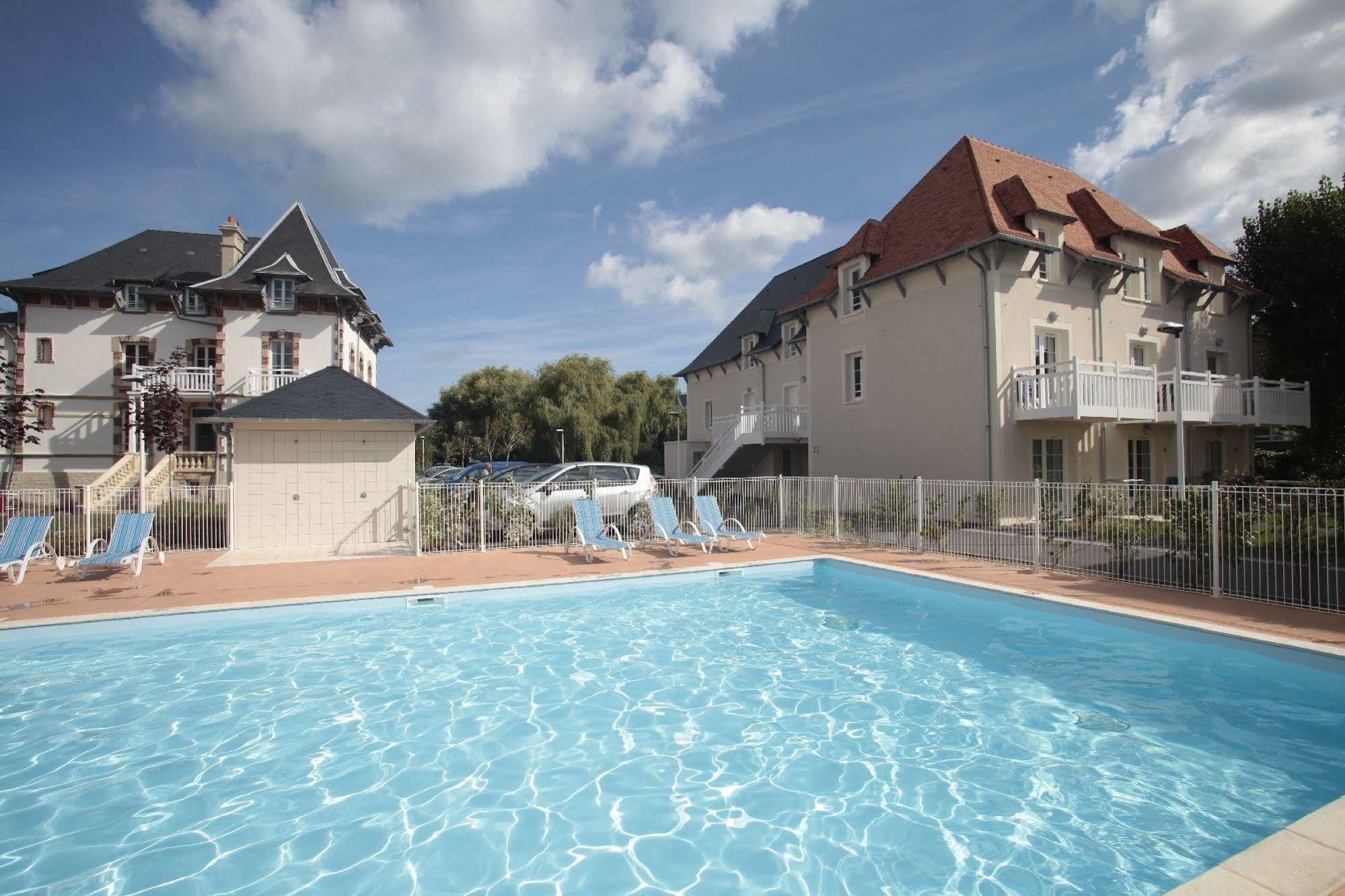 Résidence Odalys Le Domaine des Dunettes Cabourg Esterno foto