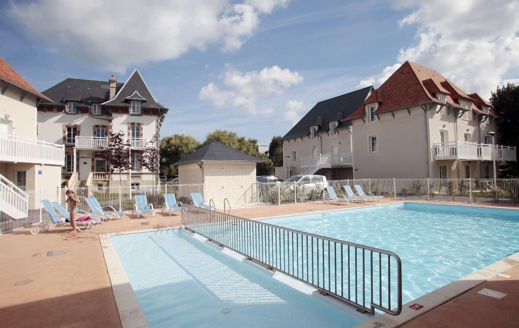 Résidence Odalys Le Domaine des Dunettes Cabourg Esterno foto