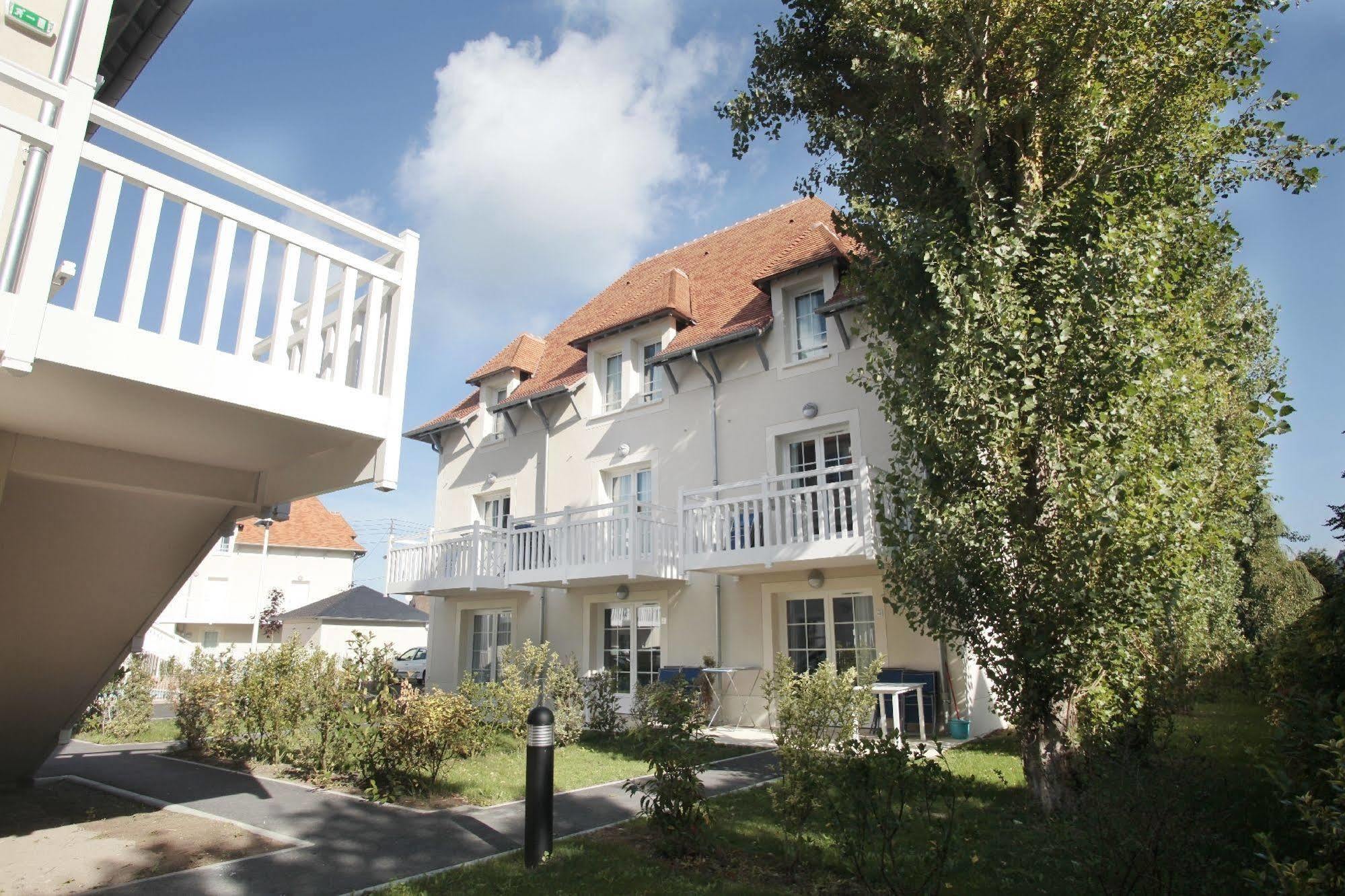 Résidence Odalys Le Domaine des Dunettes Cabourg Esterno foto