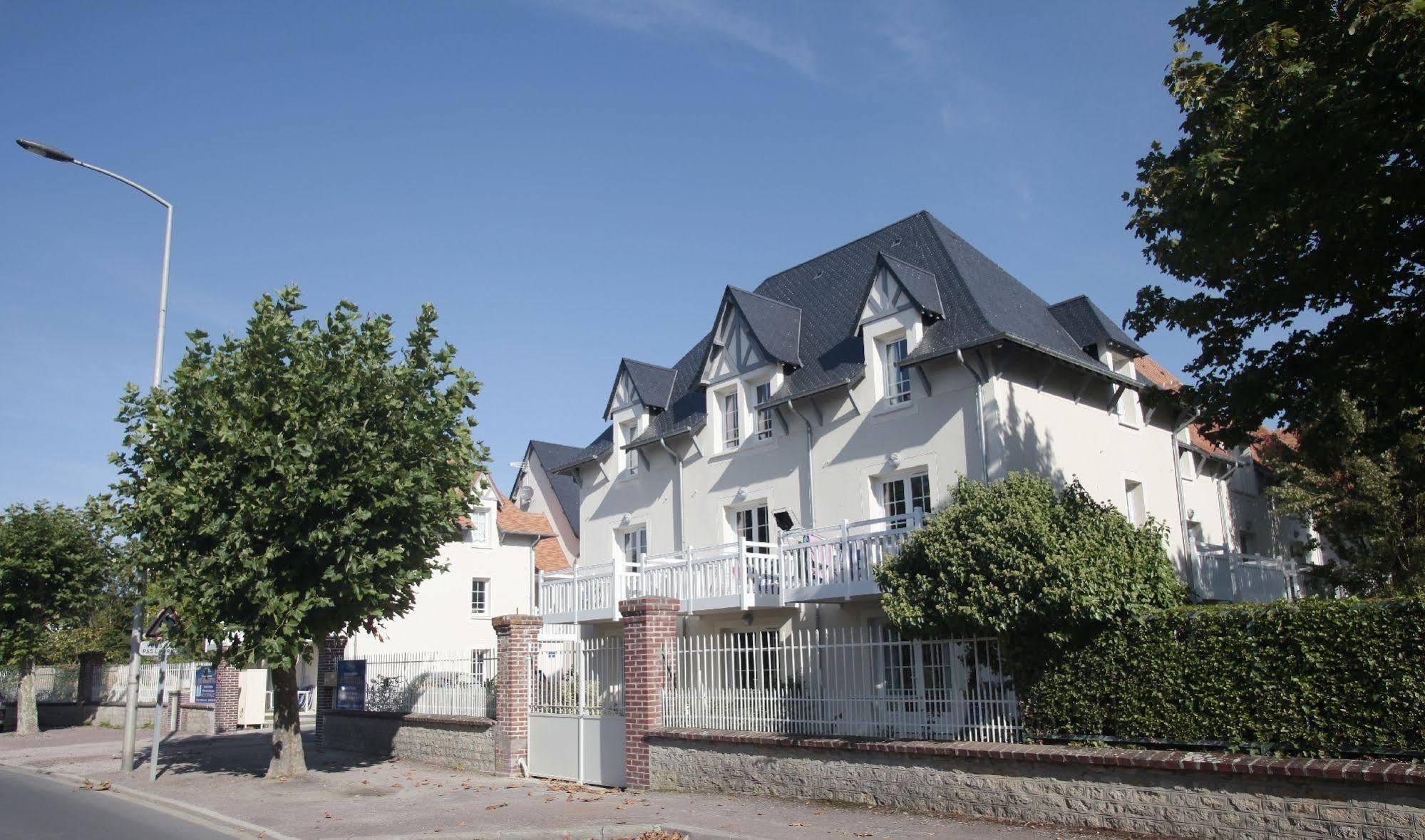 Résidence Odalys Le Domaine des Dunettes Cabourg Esterno foto
